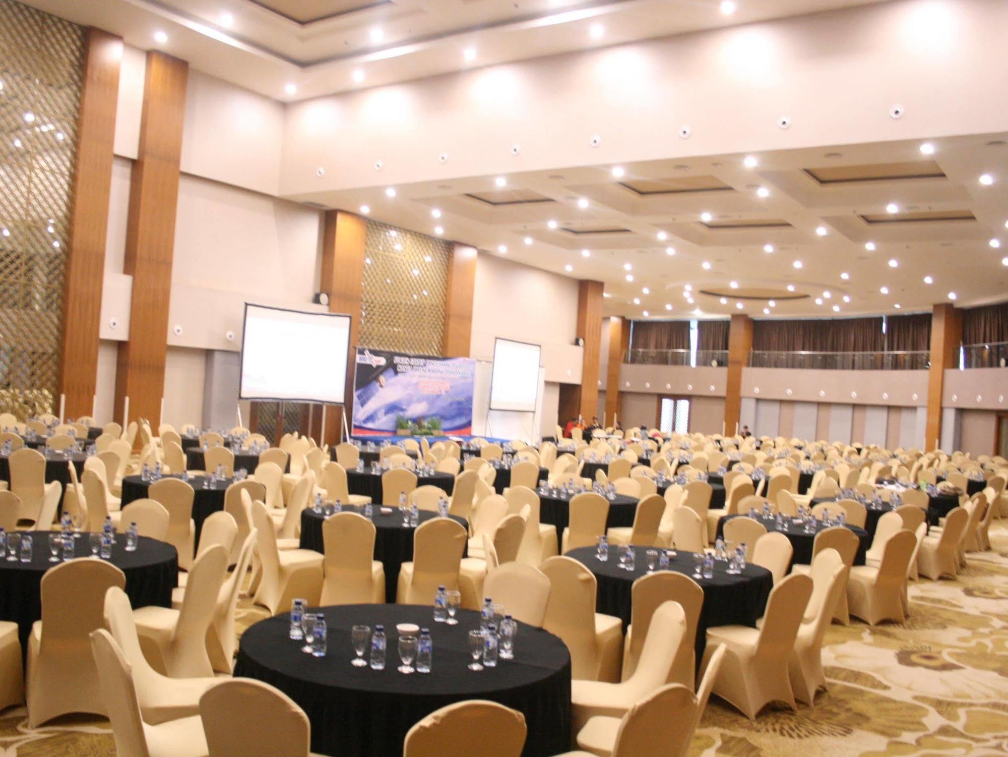 Mg Setos Hotel Semarang Dış mekan fotoğraf
